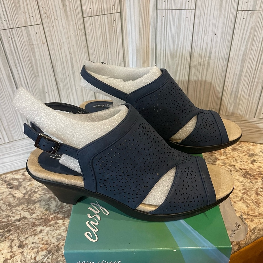 Easy Street Women's Dark Blue Slingback Sandals new